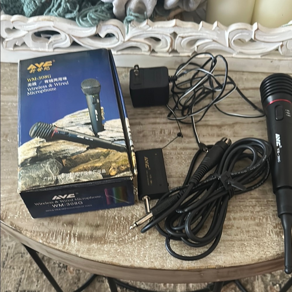AVE Wireless Microphone Set - Black